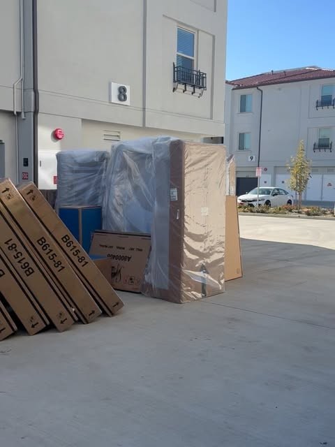 College Movers staging an apartment for moving day